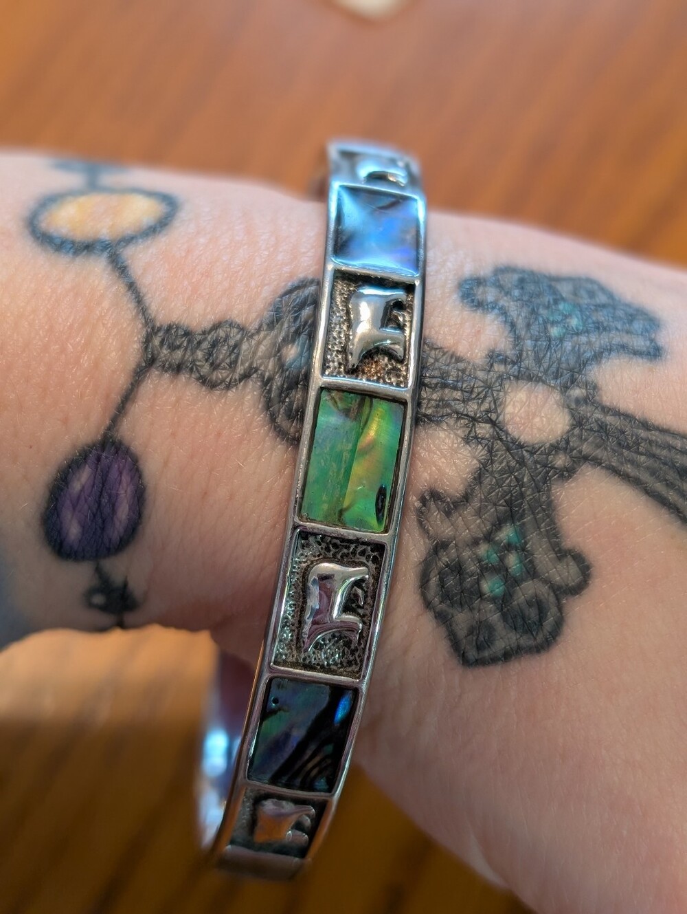 Vintage Monet Silver Tone Abalone Inlay Bangle - Green/Blue.